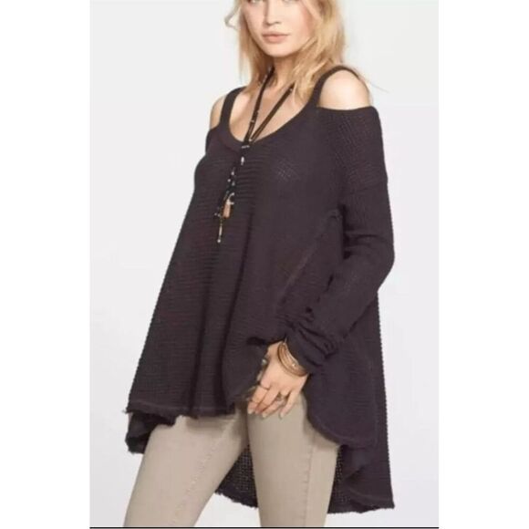 Free People Women's Cold Shoulder V Neck ‎ Sweater Gray Casual Knit High-Low S/M - Picture 1 of 8
